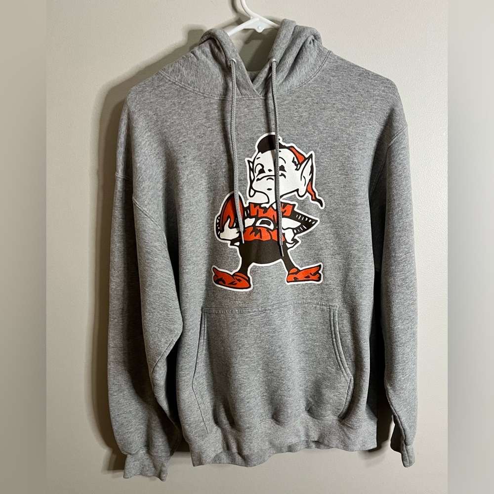 Cleveland Browns Brownie Elf Embroidered Hoodie Heather Gray M